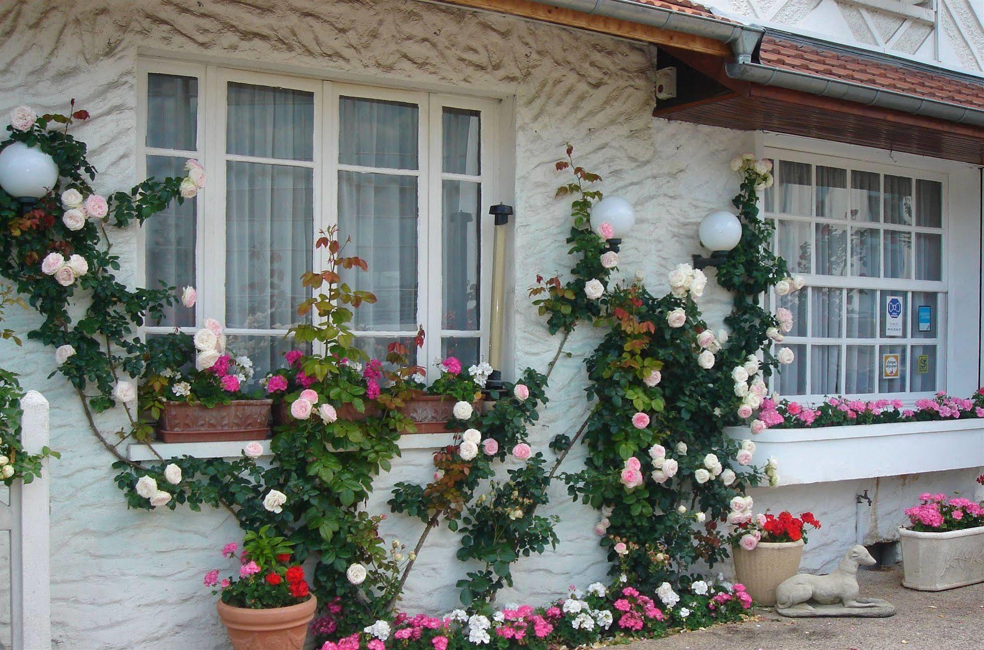 Hotel Restaurant Maison Blanche Rungis Εξωτερικό φωτογραφία