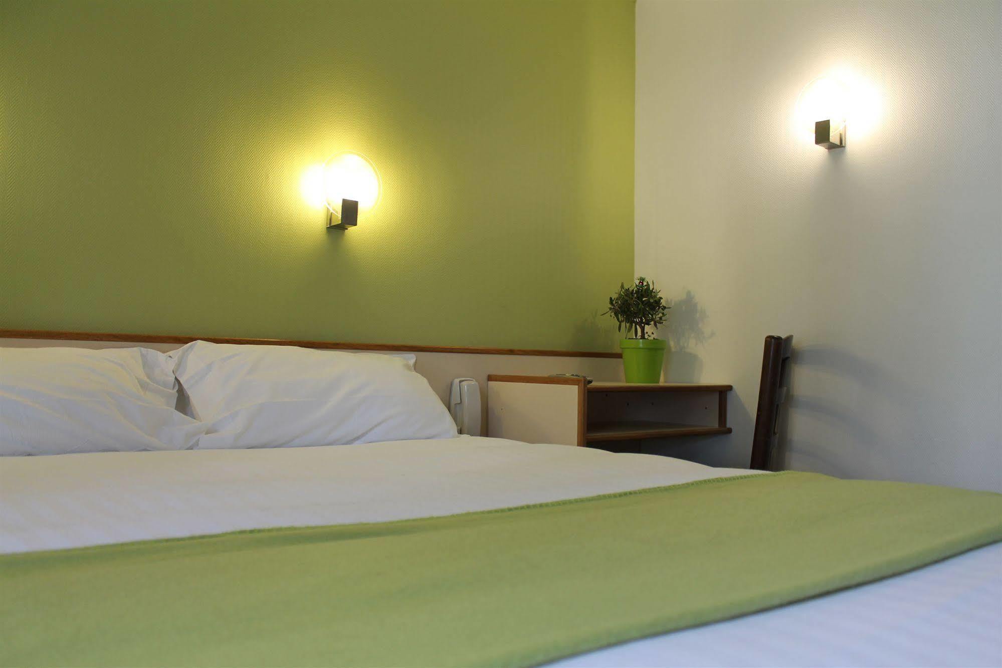 Hotel Restaurant Maison Blanche Rungis Εξωτερικό φωτογραφία