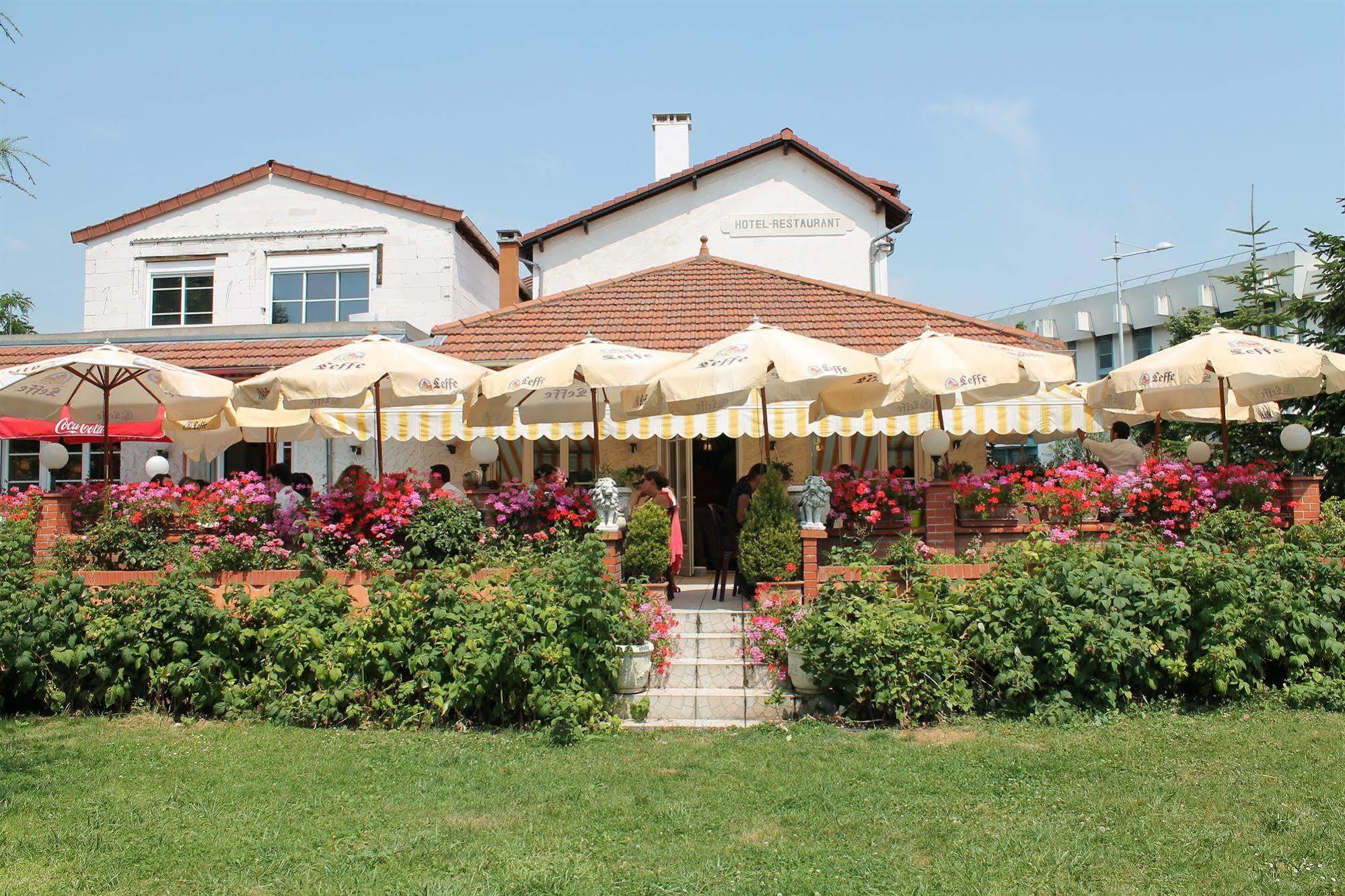 Hotel Restaurant Maison Blanche Rungis Εξωτερικό φωτογραφία